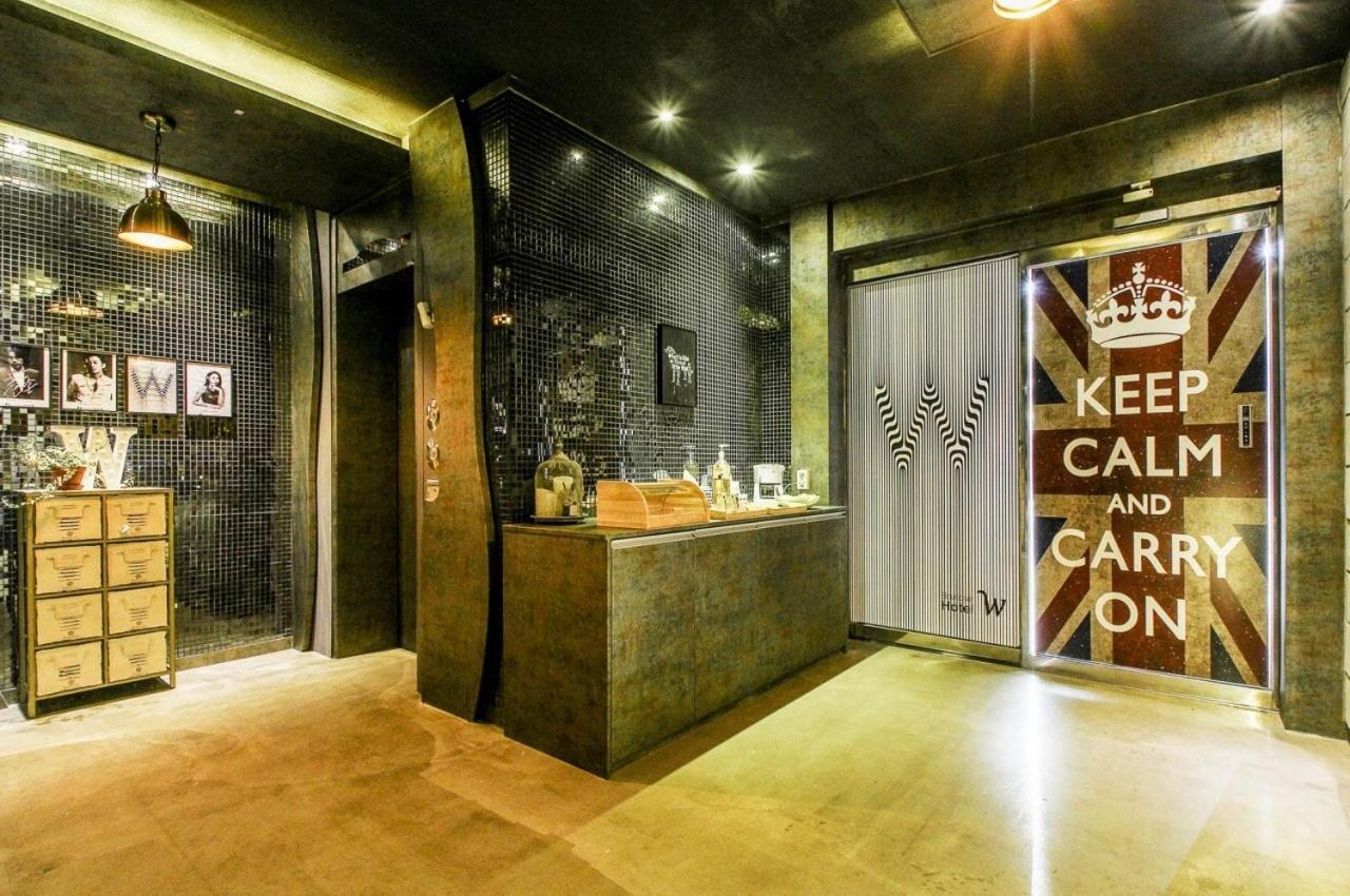 W Boutique Hotel Gimhae Екстер'єр фото